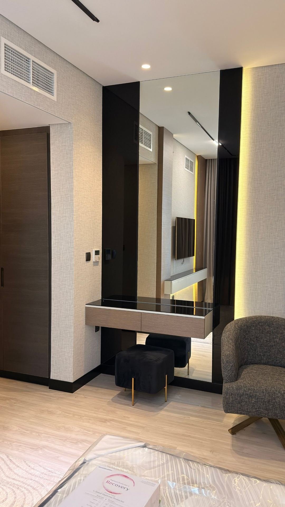 SM TOWER — APARTMENT RENOVATION