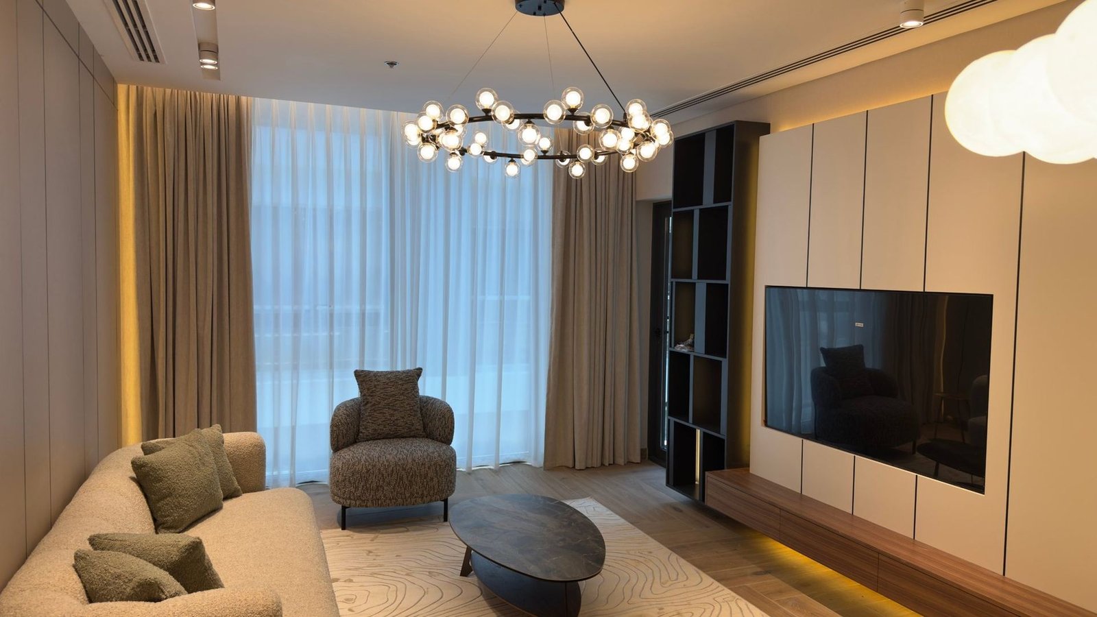 AL MEYDAN APARTMENT — FURNITURE & DECOR