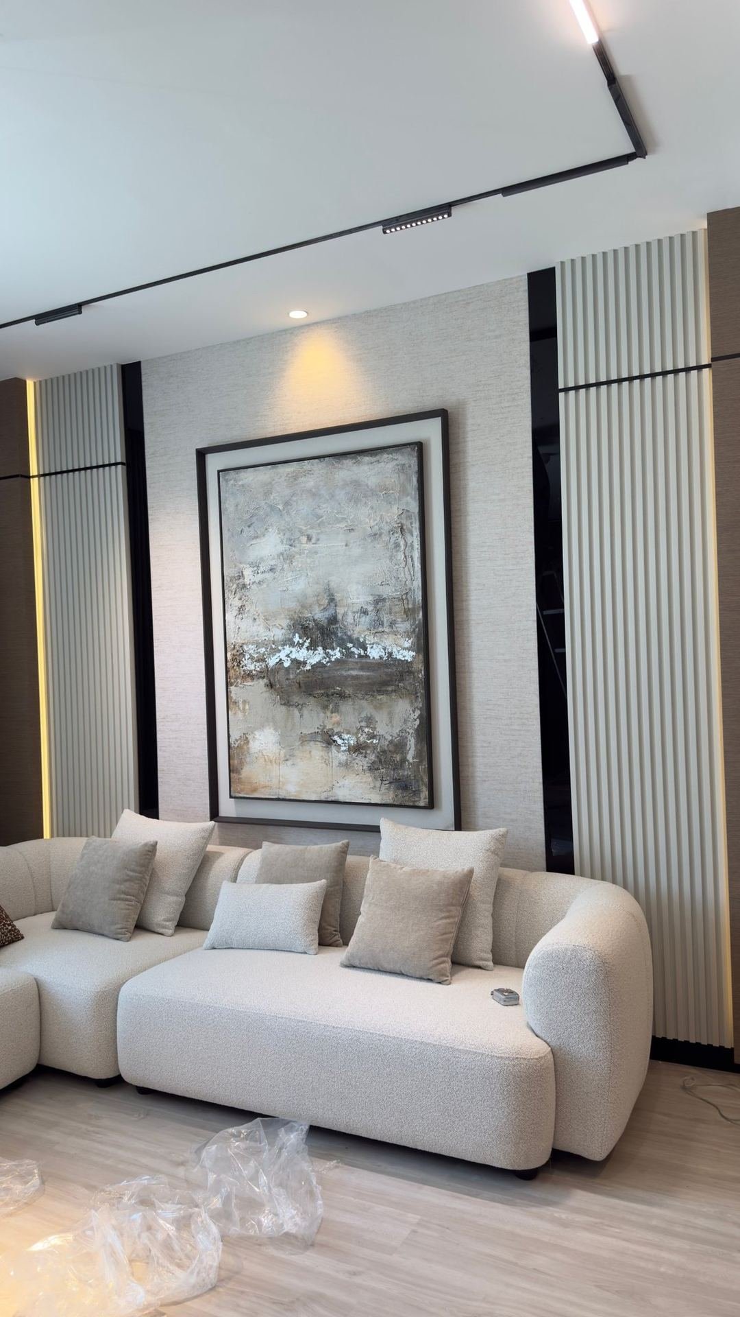 SM TOWER — APARTMENT RENOVATION
