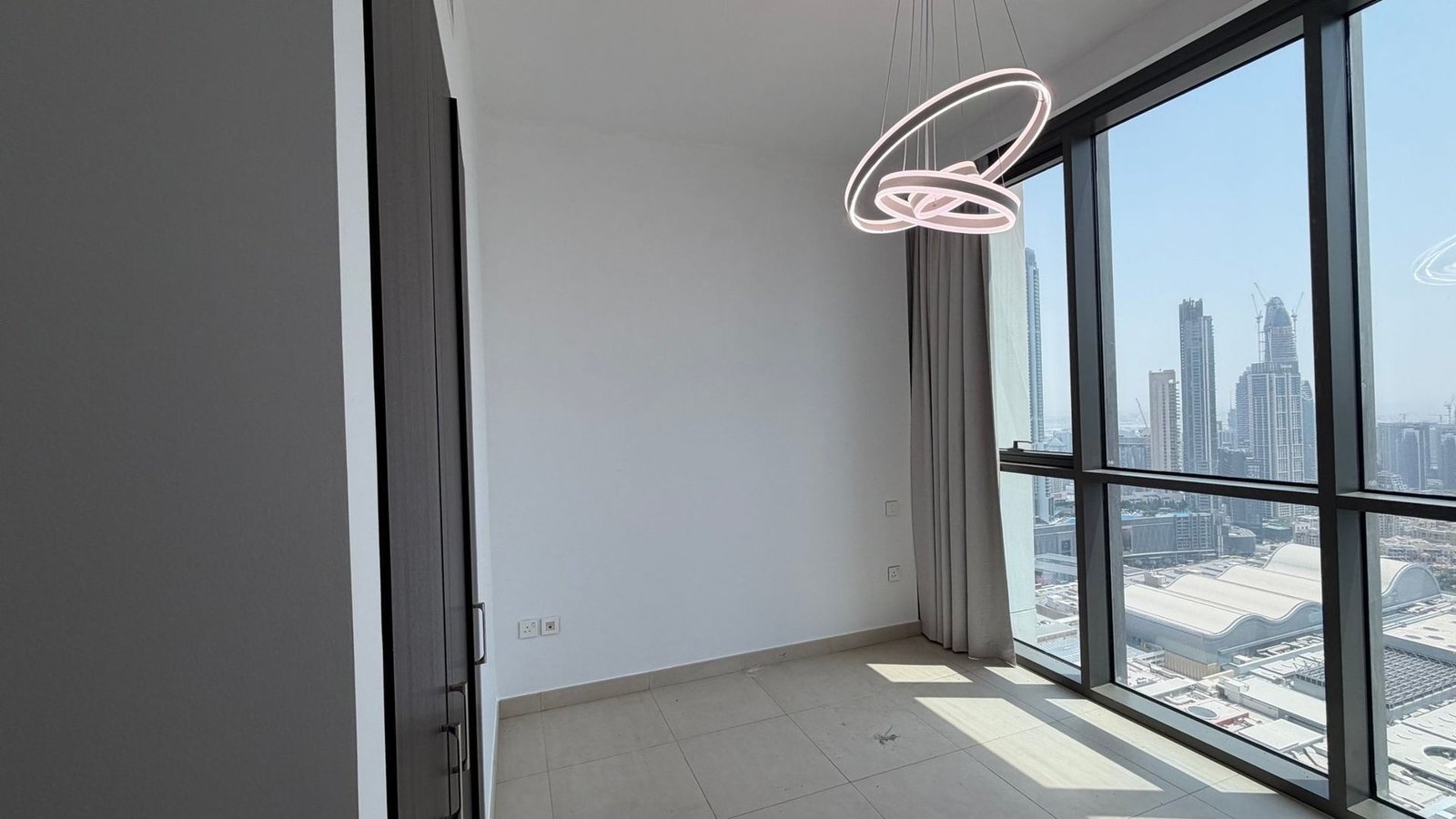 DOWNTOWN VIEWS 1 — 43RD FLOOR