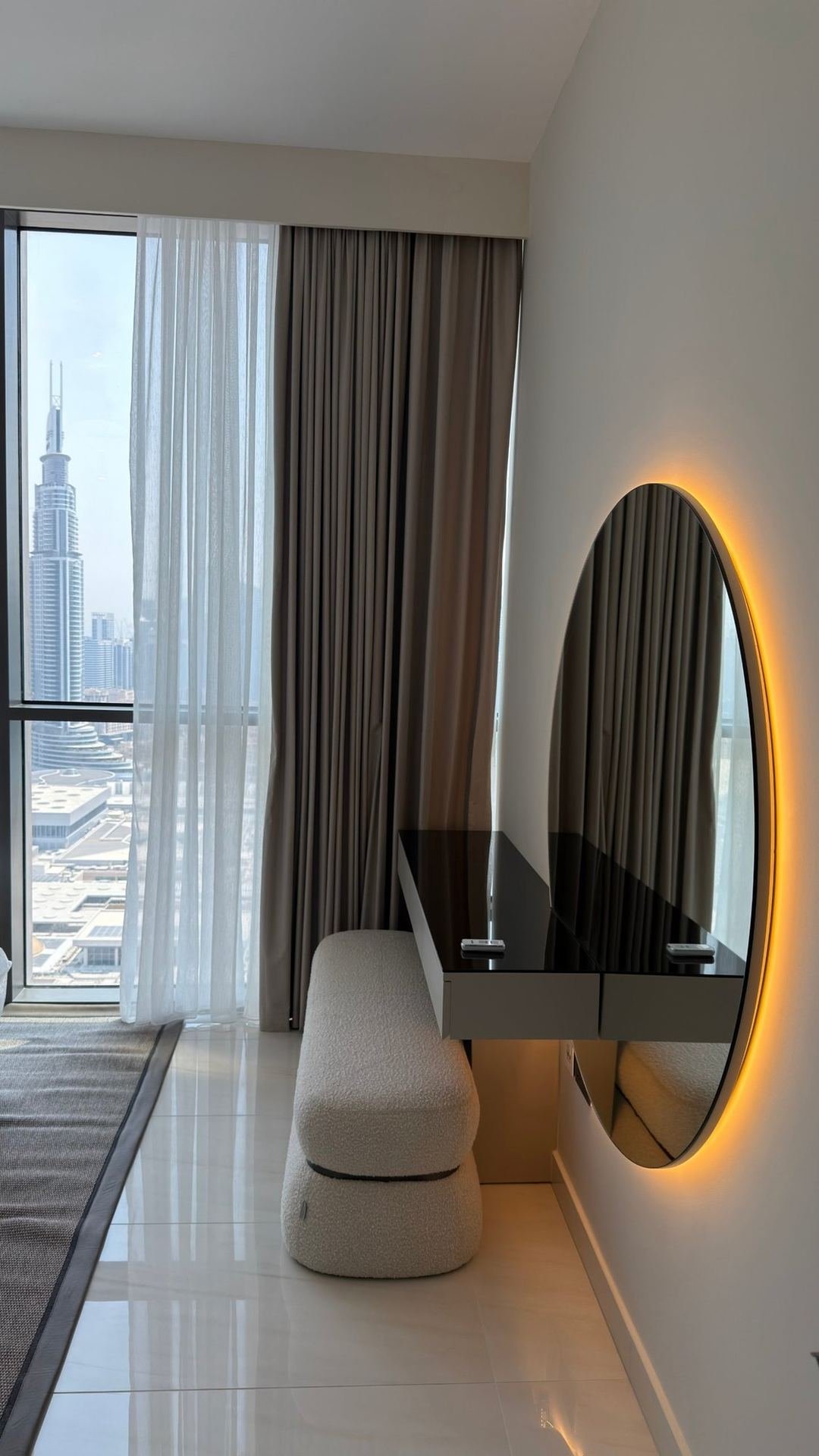 DOWNTOWN VIEWS 1 — 43RD FLOOR