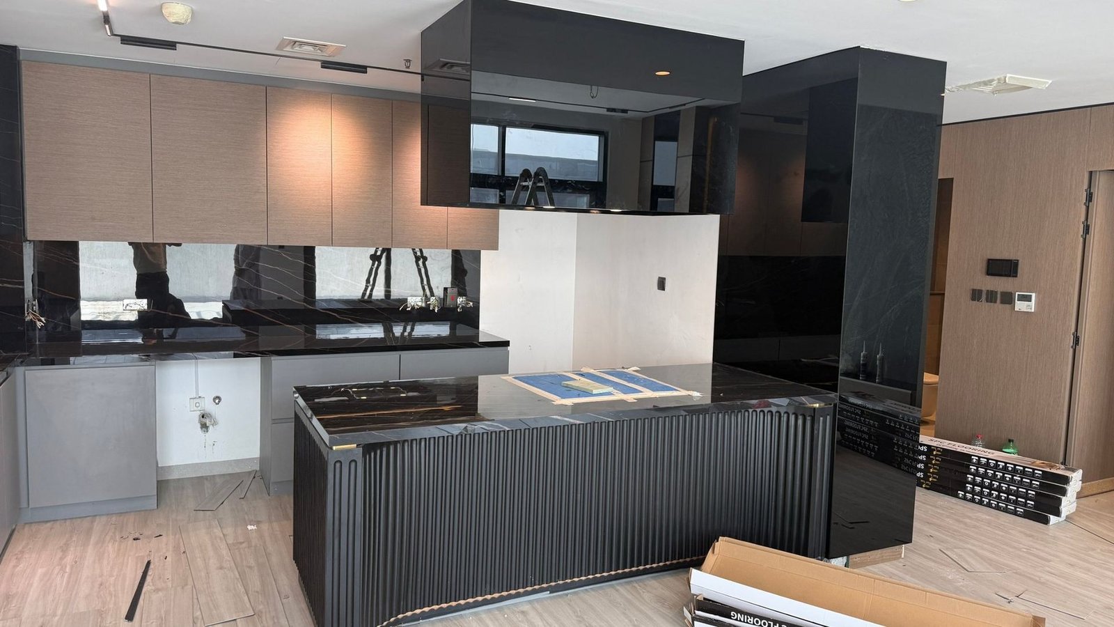 SM TOWER — APARTMENT RENOVATION